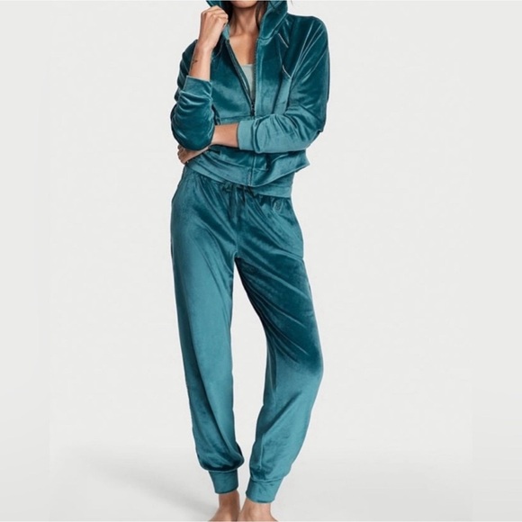 Women’s Gorgeous Victoria’s Secret On Point Velour Tracksuit Jacket Size Small - Picture 1 of 11